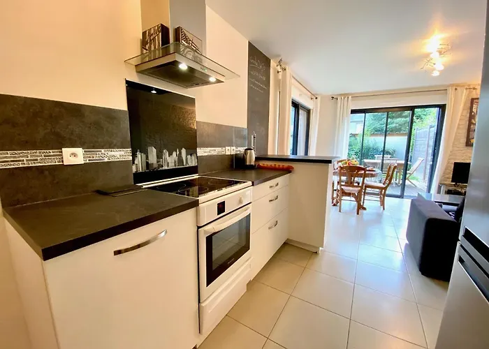 Le Neptune, Avec Parking Et Jardin Proche Universite Daire